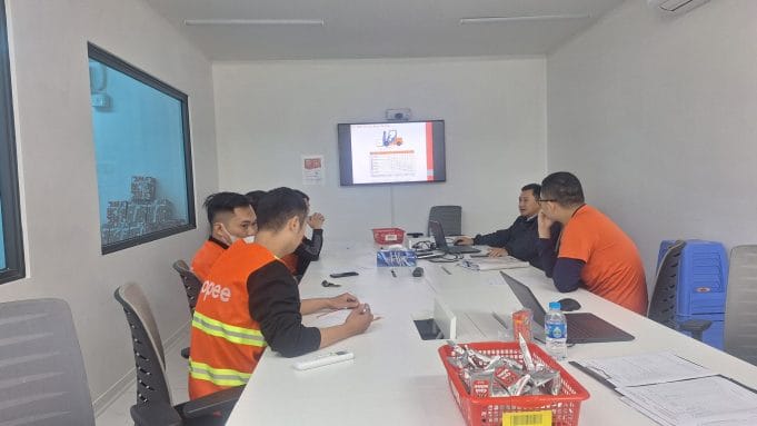 học lái xe nâng tại doanh nghiệp
