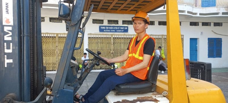 Đăng kí học lái xe nâng tại hà nội