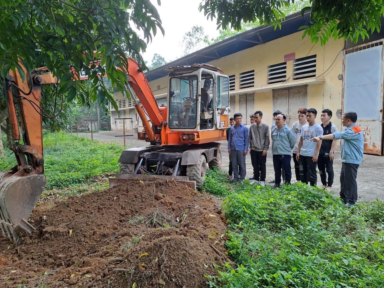 Đăng kí khóa học lái máy xúc tại Thái Nguyên chuyên nghiệp